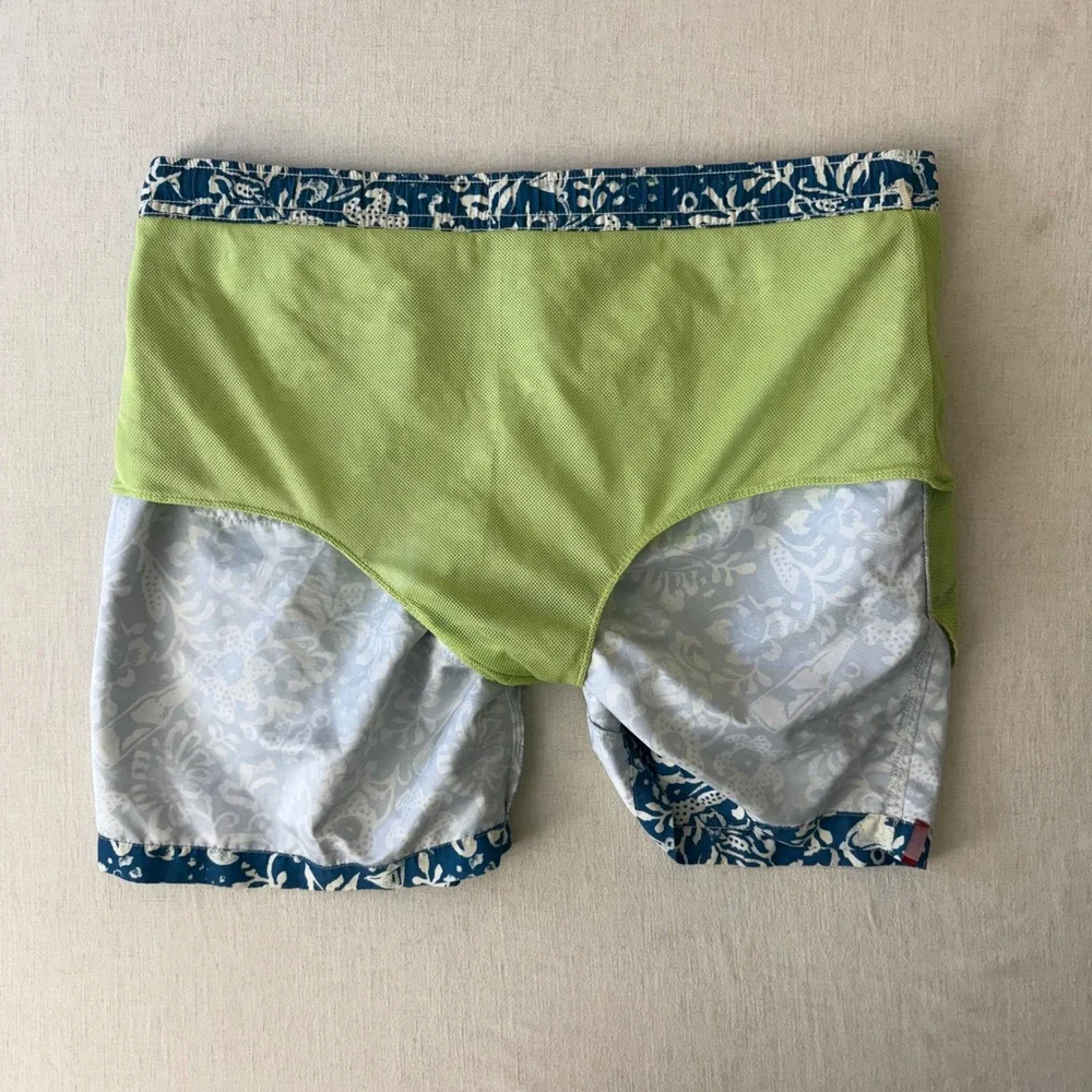 Tommy Bahama Swim Trunks Large Blue White Floral Cocktail Print Board Shorts